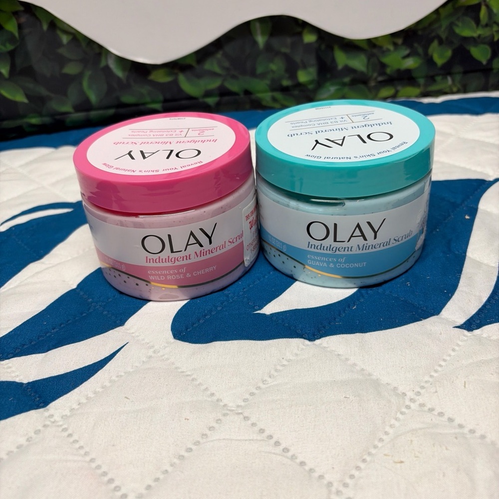 Olay Indulgent Mineral Scrub Duo - Pink & Teal Jars